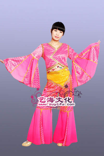 民族服婚纱照_秀禾服婚纱照